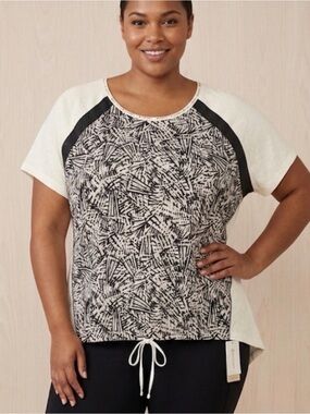 ACTIVE ZONE White Short Sleeve Tee with Black Abstract Front Panel SIZE 5X